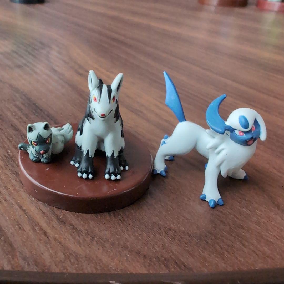立体ポケモン図鑑 フィギュア ポチエナ・グラエナ・アブソル レア