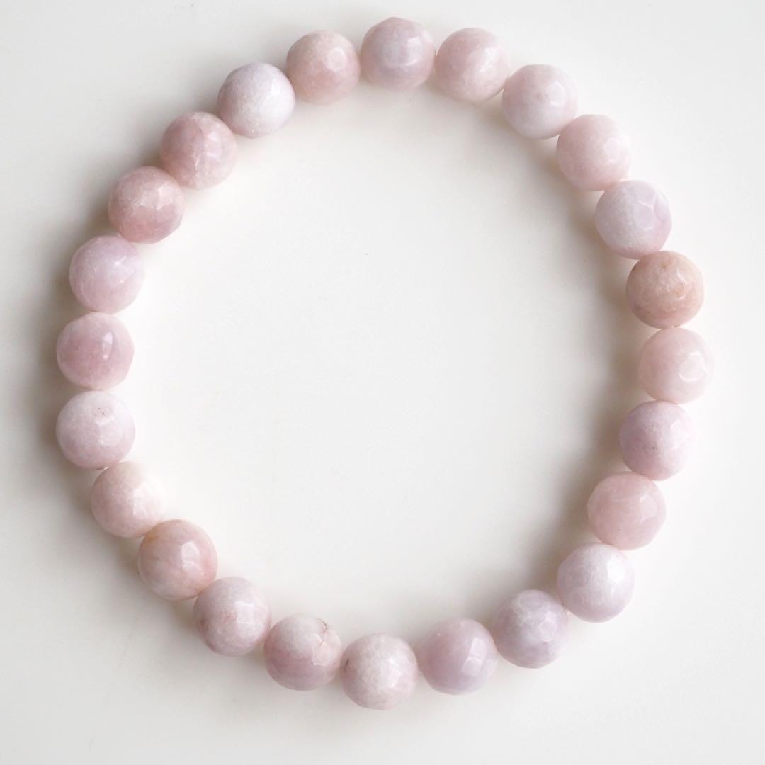 【もも】希少色薄桃翡翠の大粒枠留めネックレストップ