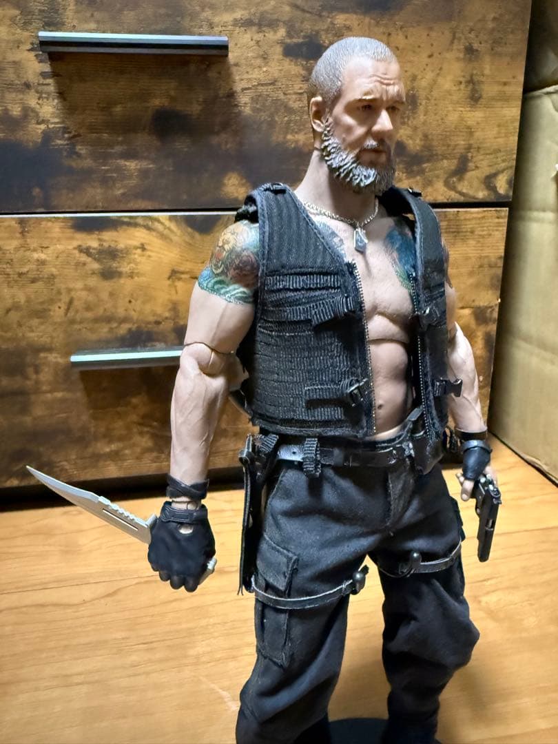 ホットトイズ エクスペンダブルズ バーニー 素体 ラッセル・クロウ 似