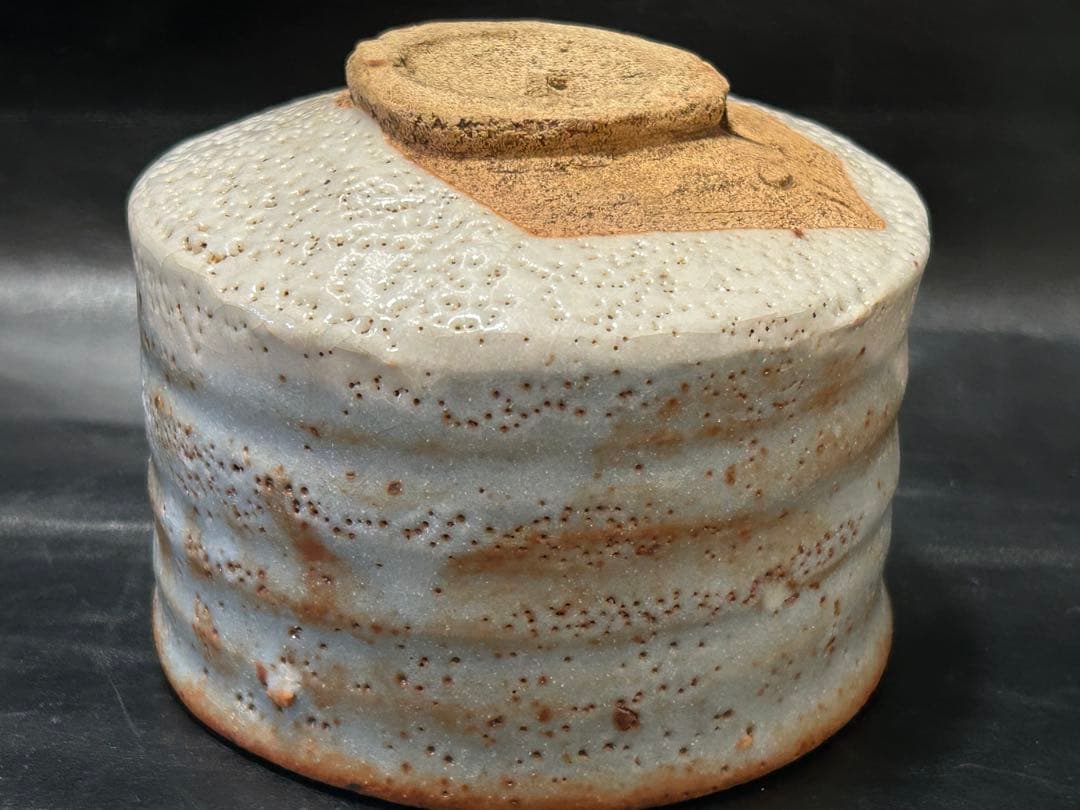 美しい古美術◾️蔵から美しい雪富士の見事な抹茶茶碗が出て来ました