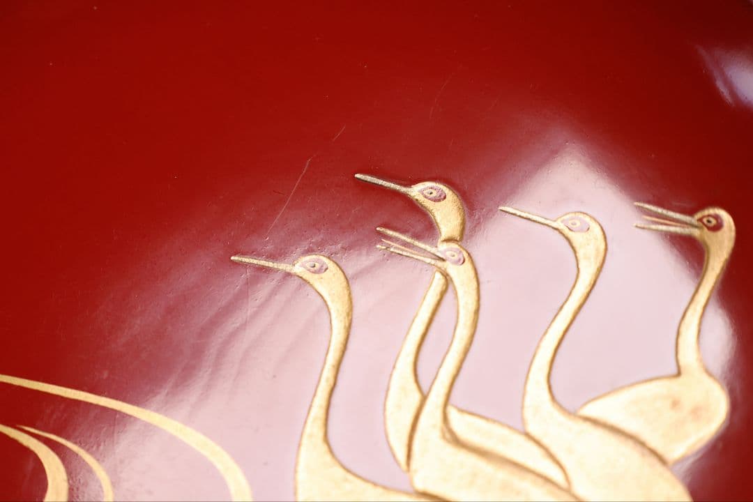 CM372】時代木製漆器 光琳写 金蒔絵 群鶴図 朱塗 引盃 五