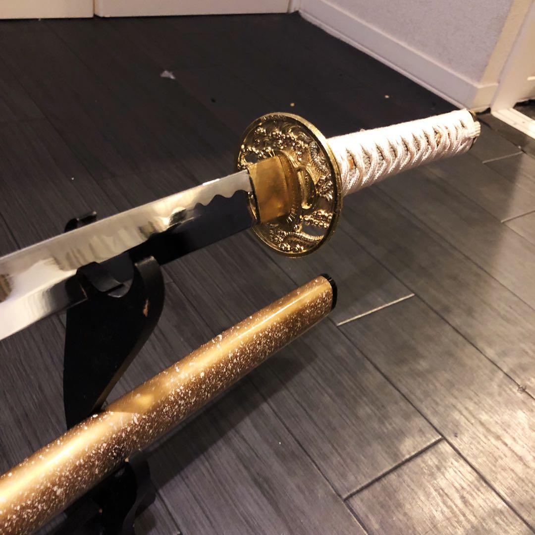 高級模造刀　白金拵え　太刀　本格模造刀