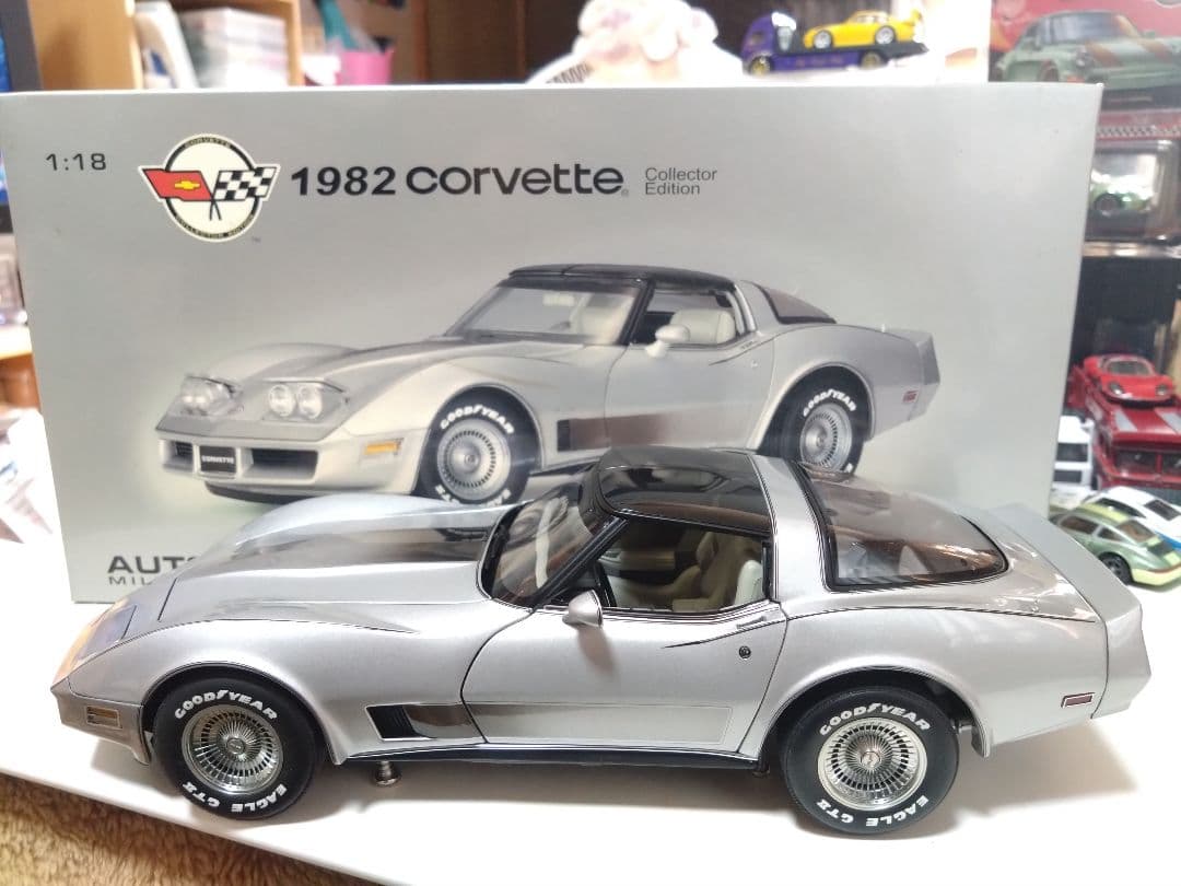 Auto art　1982　CHEVROLET　CORVETTE コルベット