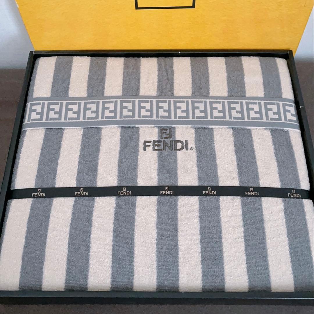 未使用品】 2710592 FENDI タオルケット ボーダー柄 フェンディ FENDI