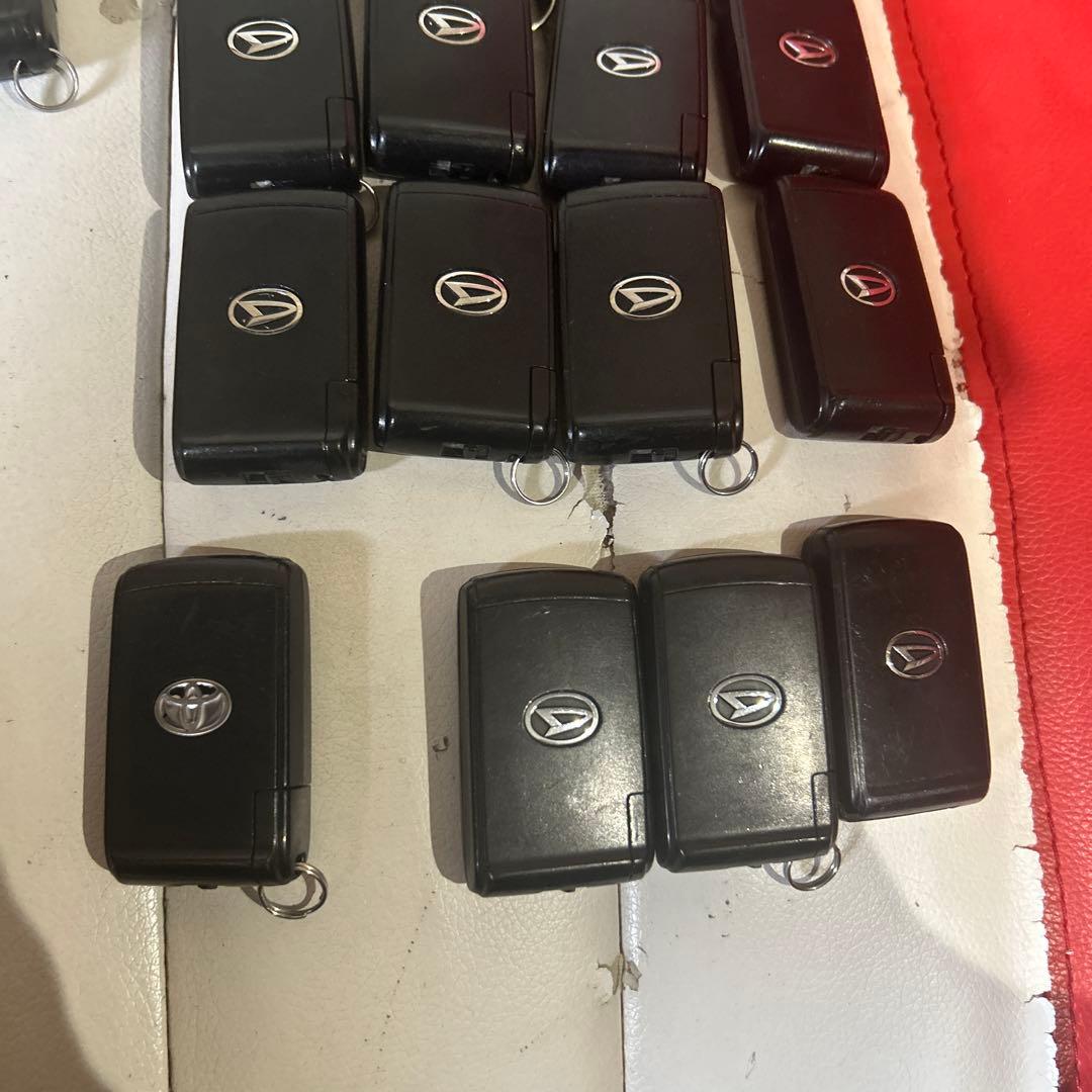 ダイハツ　スマートキー　28個 まとめ