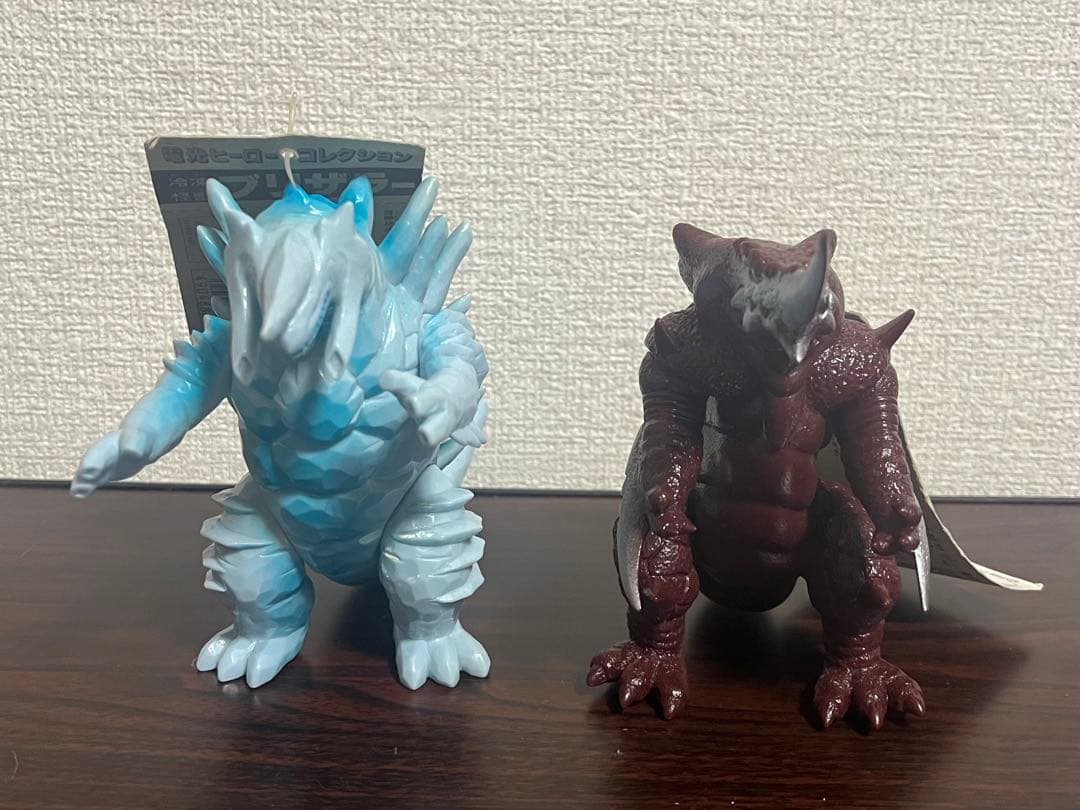 電光超人グリッドマン ブリザラー バキラ マグネガウス タグ付き ソフビ