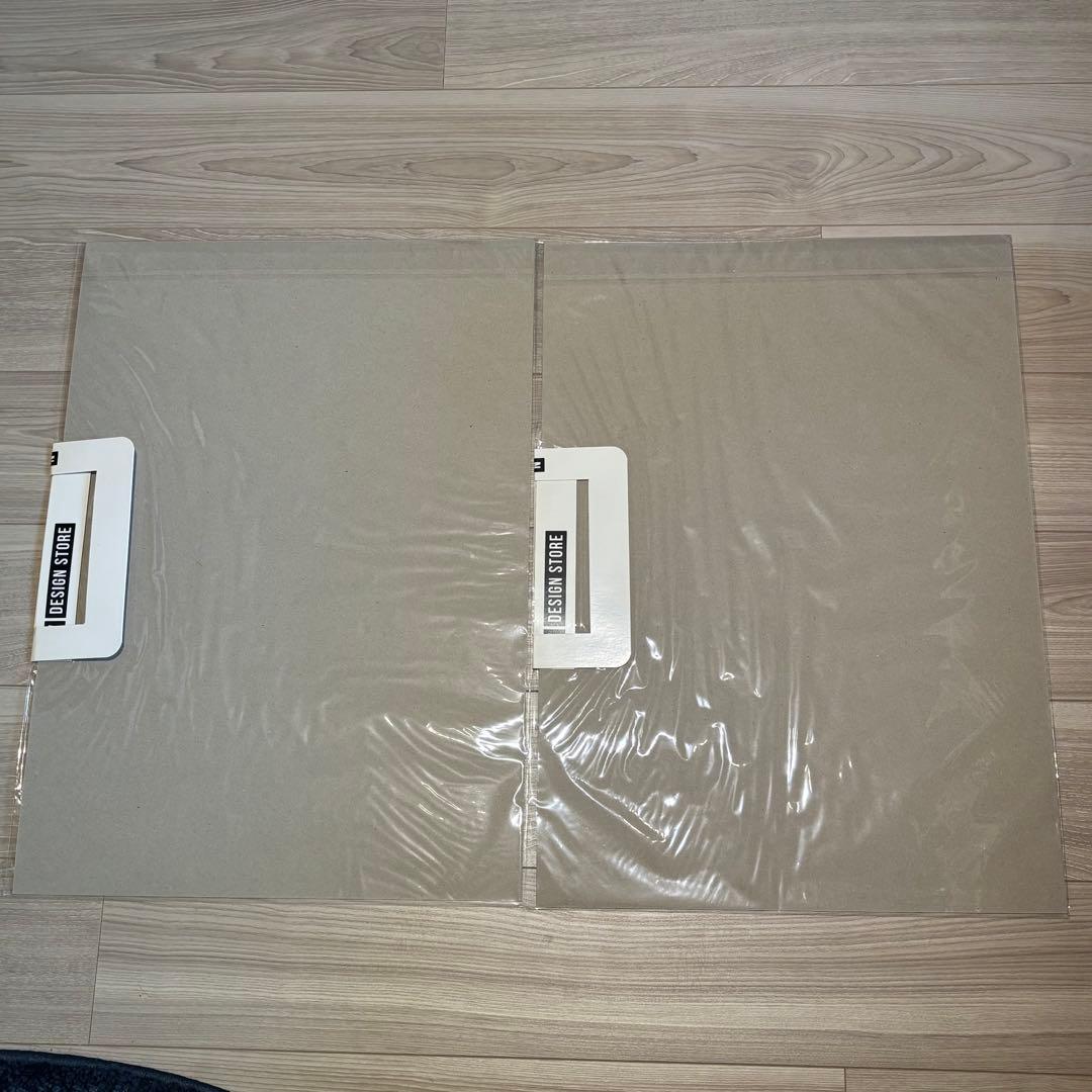 KAWS NWS 限定 ポスター2種セット - メルカリ