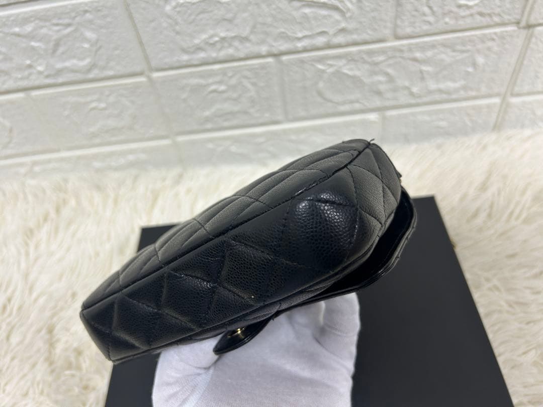 CHANEL ショルダー　チェーンウォレット　キャビアスキン