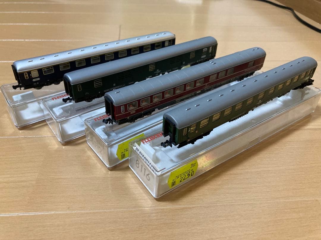 Nゲージ FLEISCHMANN piccolo 7334 機関車&客車セット