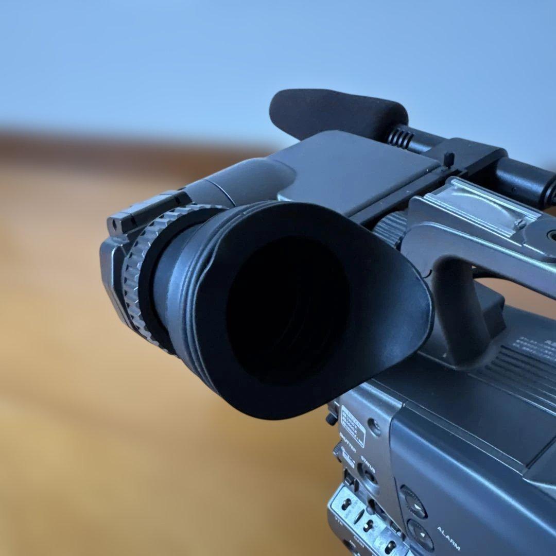 法人/業務用製品・サービス | JVC Victor 業務用ビデオカメラ GY-DV500