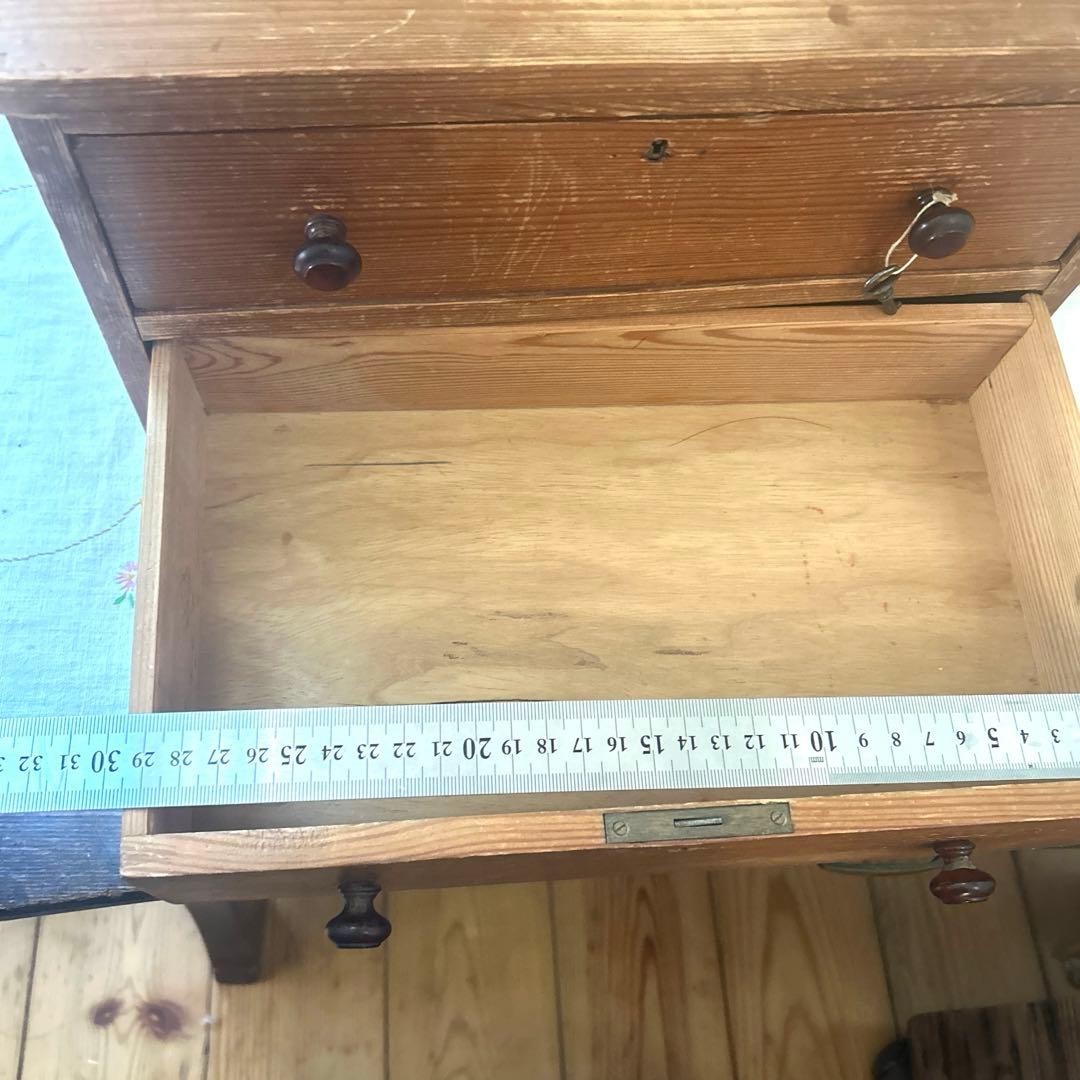 イギリスアンティーク オールドパイン 鍵付きスモールチェスト - メルカリ