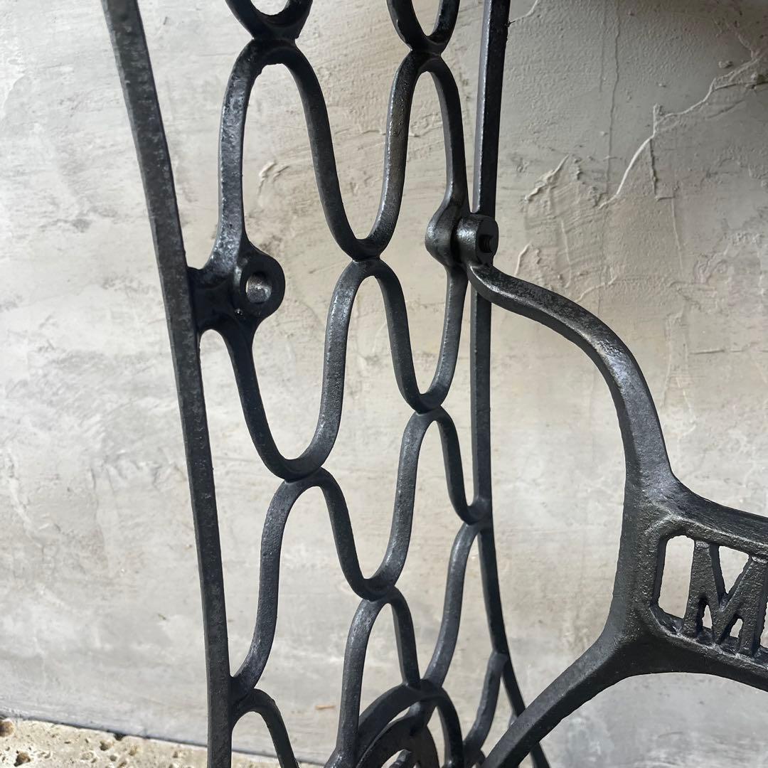 アンティークミシン脚テーブル 【MISHIN 】足踏みミシン 網目 レトロ