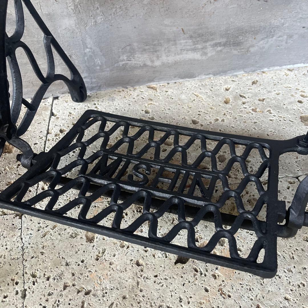 アンティークミシン脚テーブル 【MISHIN 】足踏みミシン 網目 レトロ