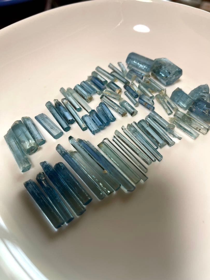 天然アクアマリン原石ロット - 結晶美と透明感 203.25ct ベトナム産