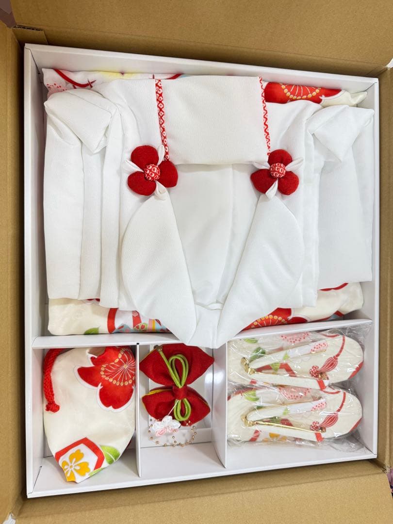 【むむむさん専用】七五三,女の子,着物,子ども,3歳,白,赤,オフホワイト