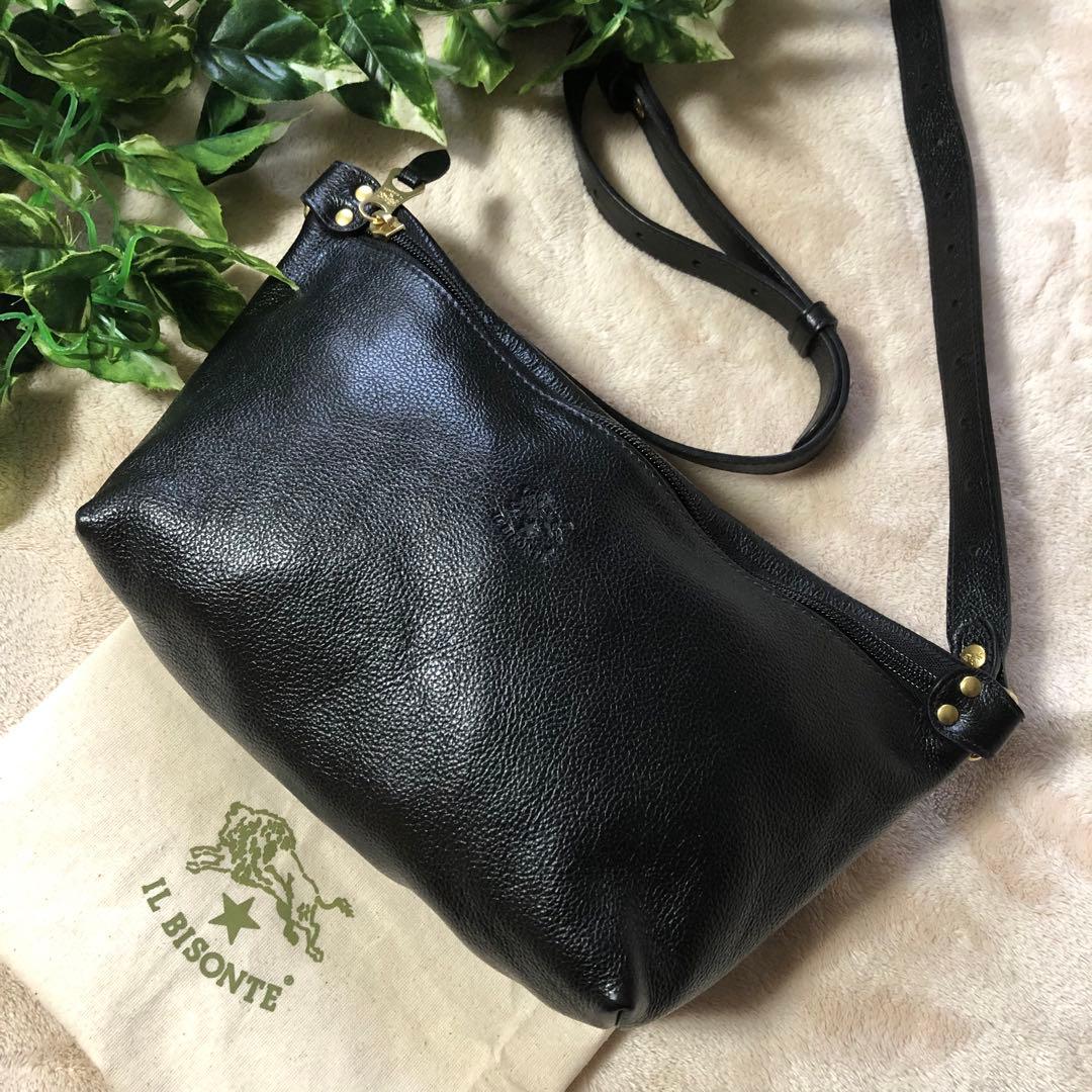くろ　未使用♡ イルビゾンテ　クロスボディバッグ　ブラック　オールレザー