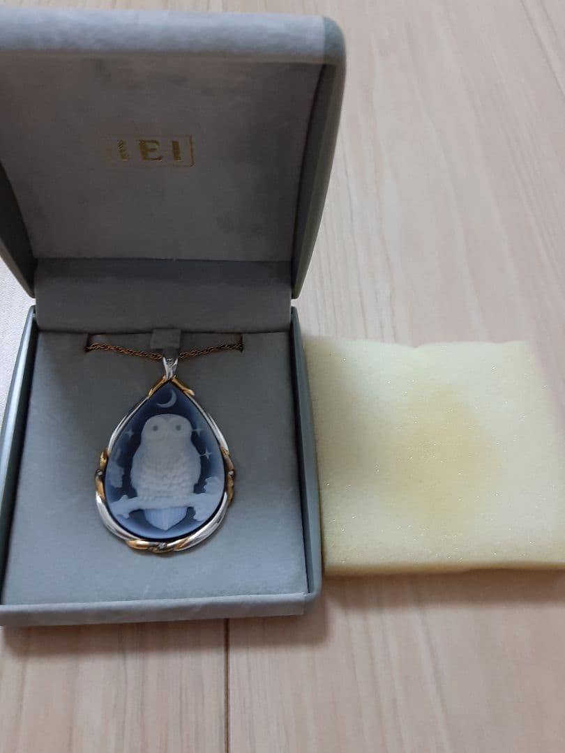 幸福 の 白 ふくろう カメオ ペンダント IEI インペリアル