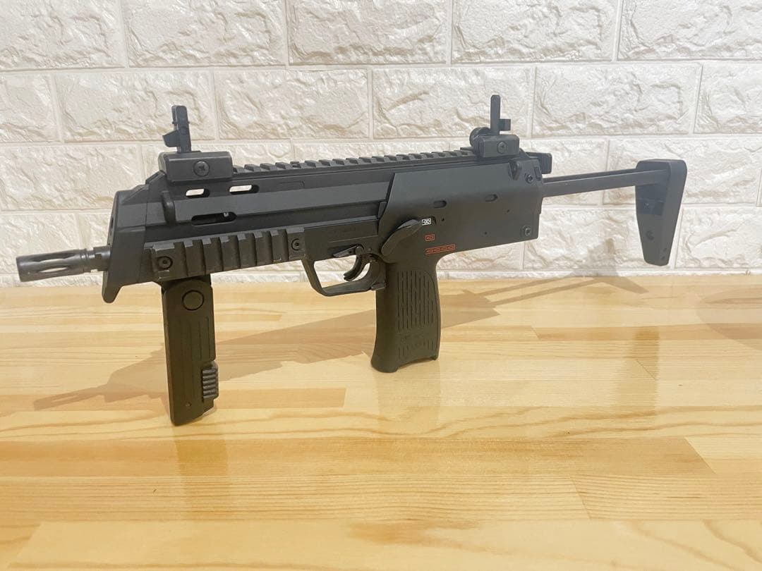 東京マルイMP7A1 ガスガン レッドドットサイト付き 東京マルイ MP7A1