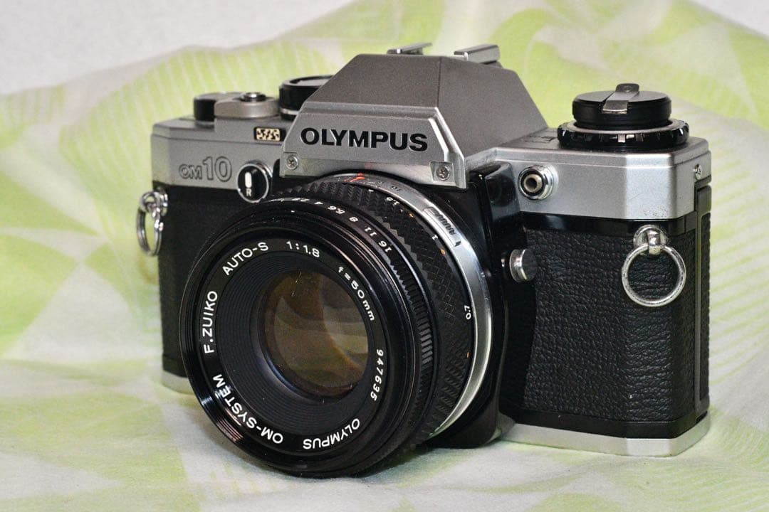 《動作品》OLYMPUS OM-10 + 50/1.8付き 　a323-2