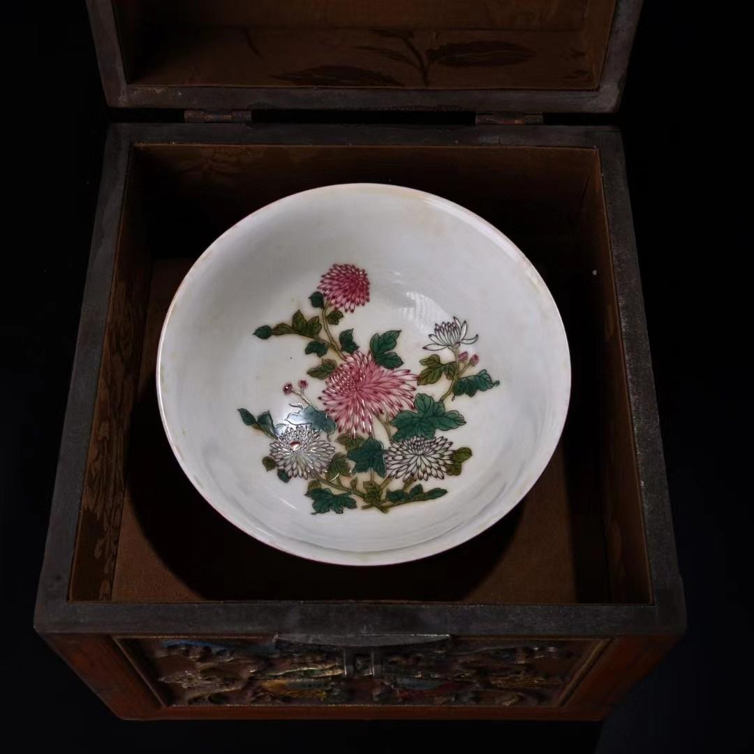 中国古美術・珍蔵粉彩・胭脂紅釉の碗・陶磁器・置物・純手描き・彩絵