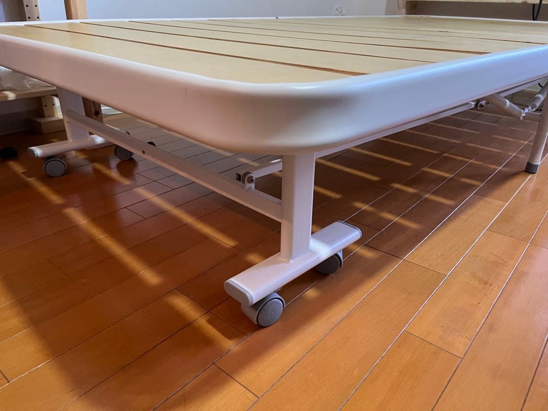 週末限定値下げ】エムール折りたたみベッド キャスター付き