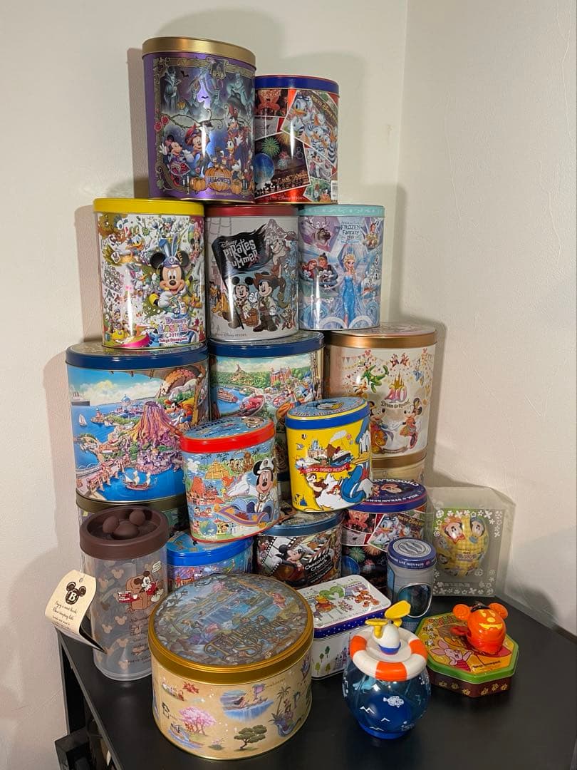 東京ディズニーリゾート ディズニーストア お菓子 空き缶 55点セット