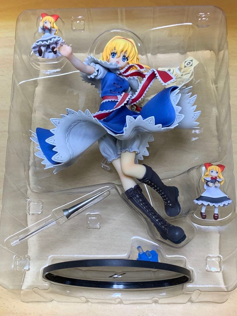 東方 アリス マーガトロイド フィギュア キューズ quesの通販はau PAY
