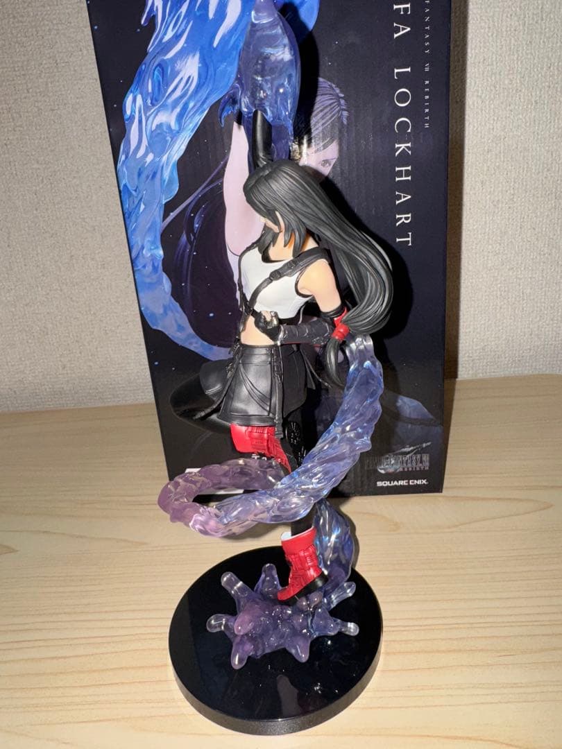 ファイナルファンタジー くじ フィギュア クラウド ティファ