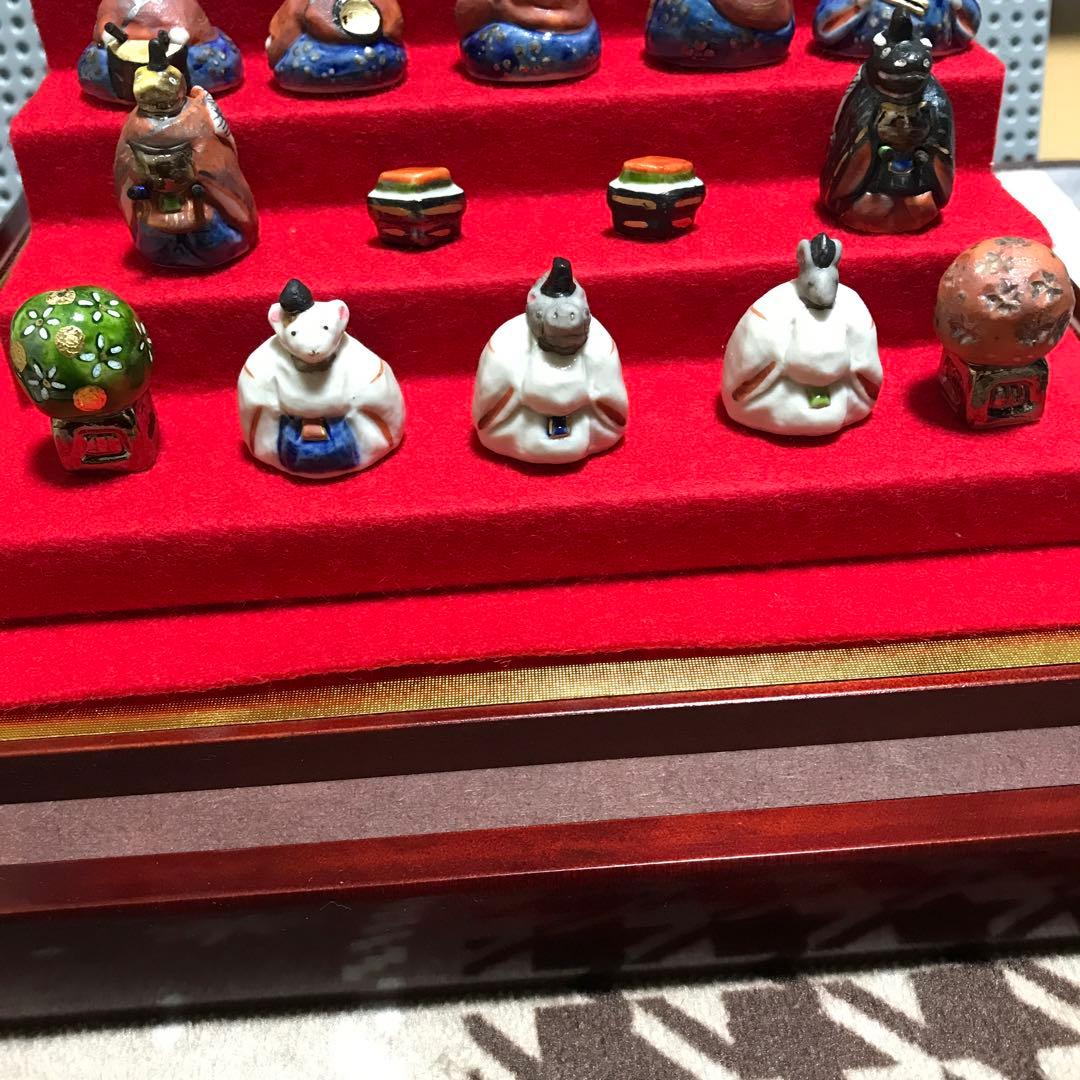 段飾りの兎雛　陶器　陶器雛　干支雛