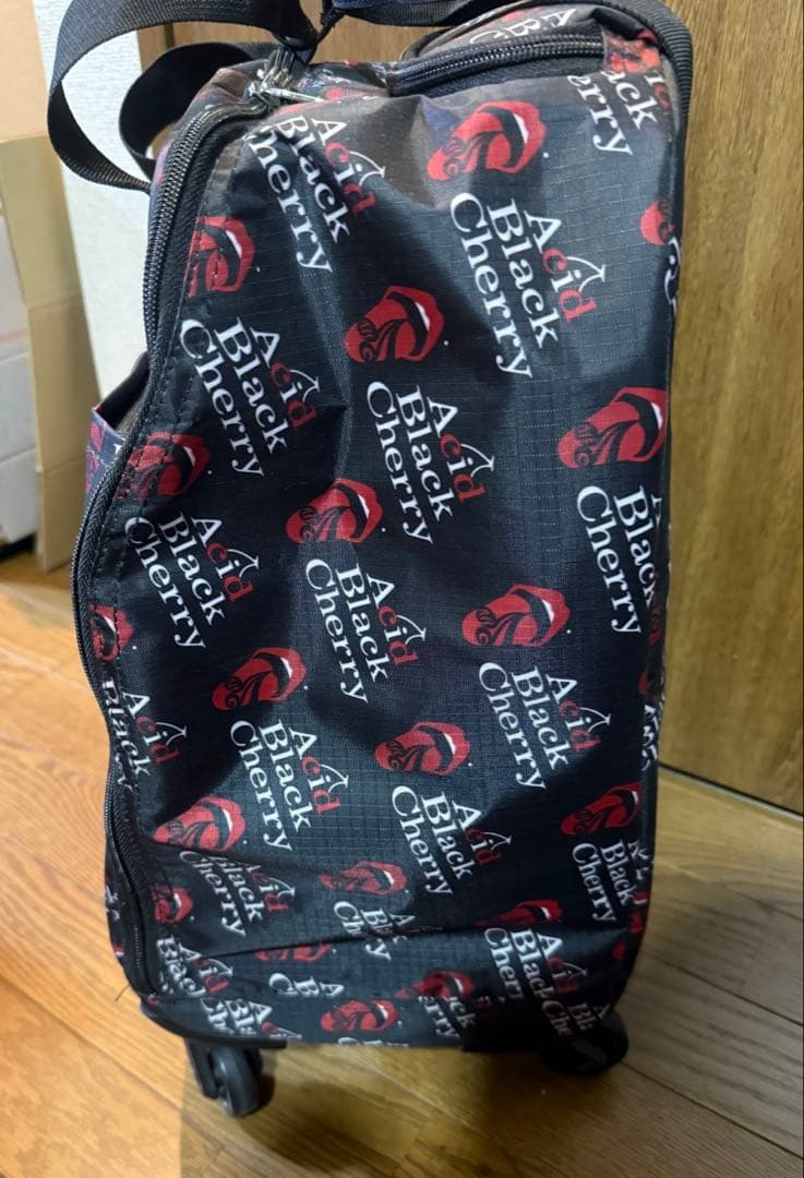 Acid Black Cherry ソフトキャリーケース - メルカリ