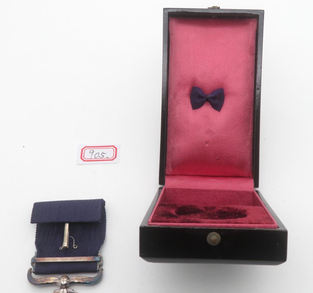 905、紺綬褒章 記章 勲章 メダル まとめ1点 - メルカリ