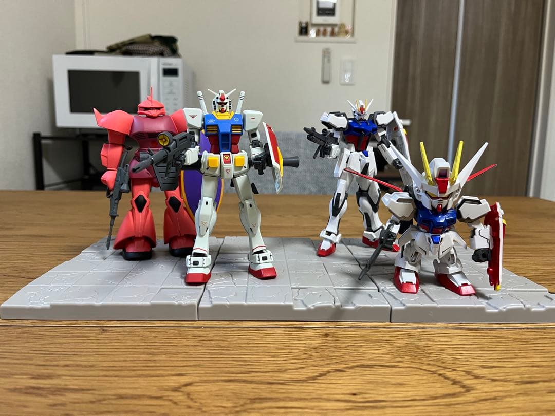 初代ガンダム登場機体のHG中心ガンプラまとめ売り（全11体）