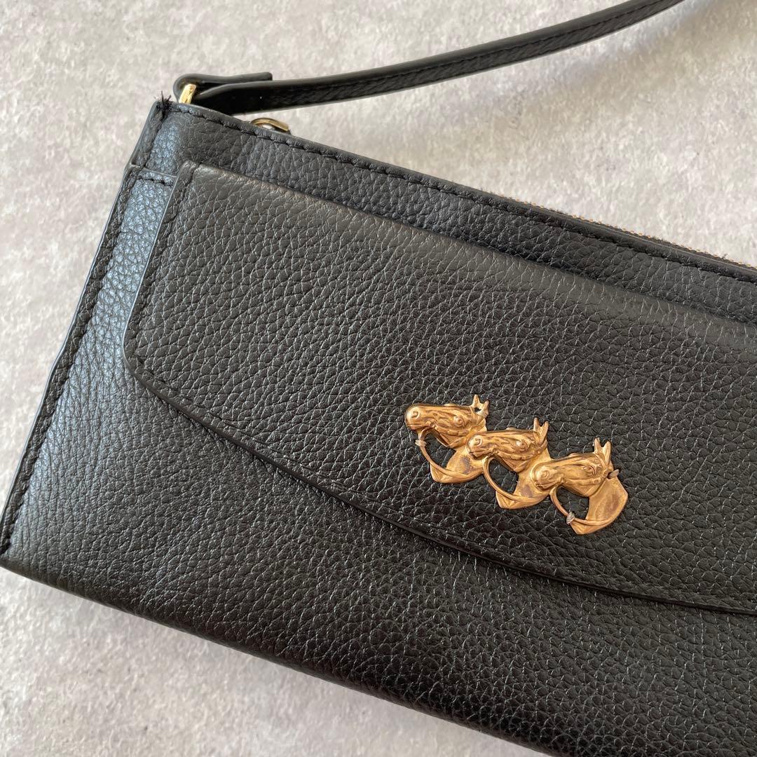 美品 イアパピヨネ Brooklyn Charm馬チャームウォレットショルダー