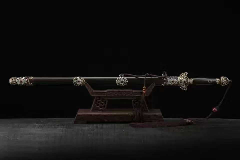 【吟春剣】 古兵器 武具 刀装具 日本刀　模造刀 居合刀 武士道 鑑賞用 美術刀