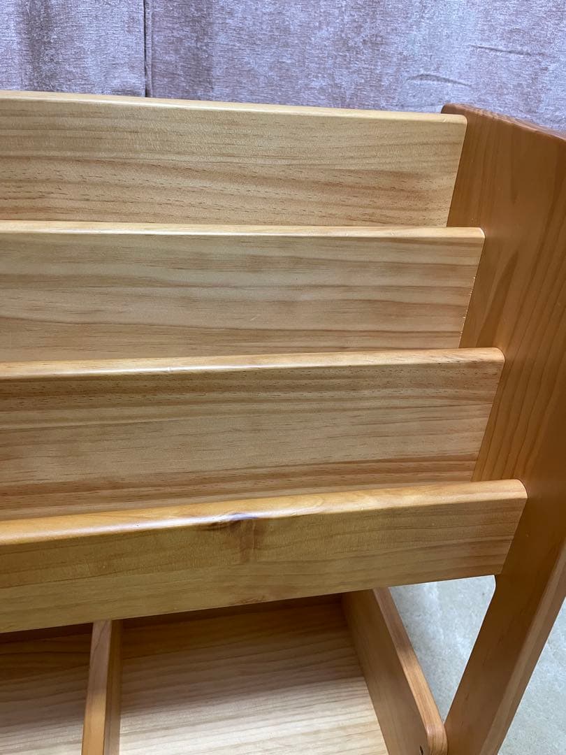 ニトリ オリーブ ブックシェルフ 幼児本棚 玩具箱 絵本棚