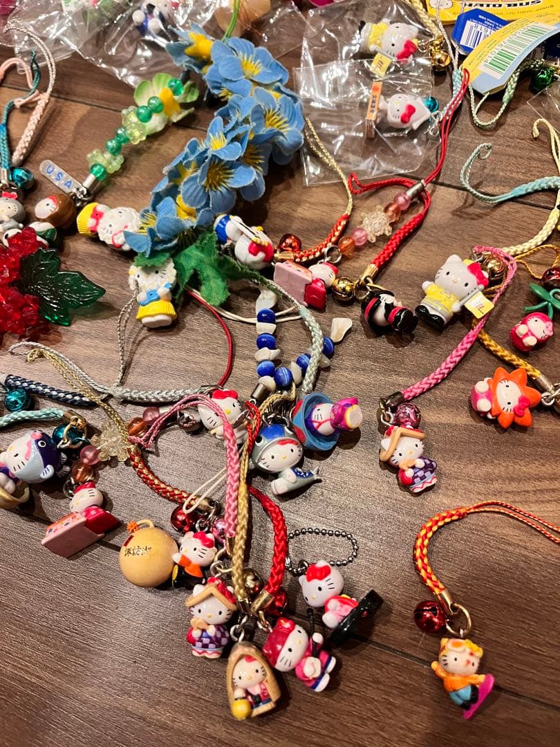 値下げ ご当地ハローキティ ストラップ セット 64個セット