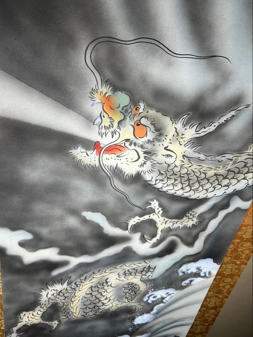 水墨画 龍雲 筆者雲峰 未使用保管品箱無し 渕に劣化格安で！