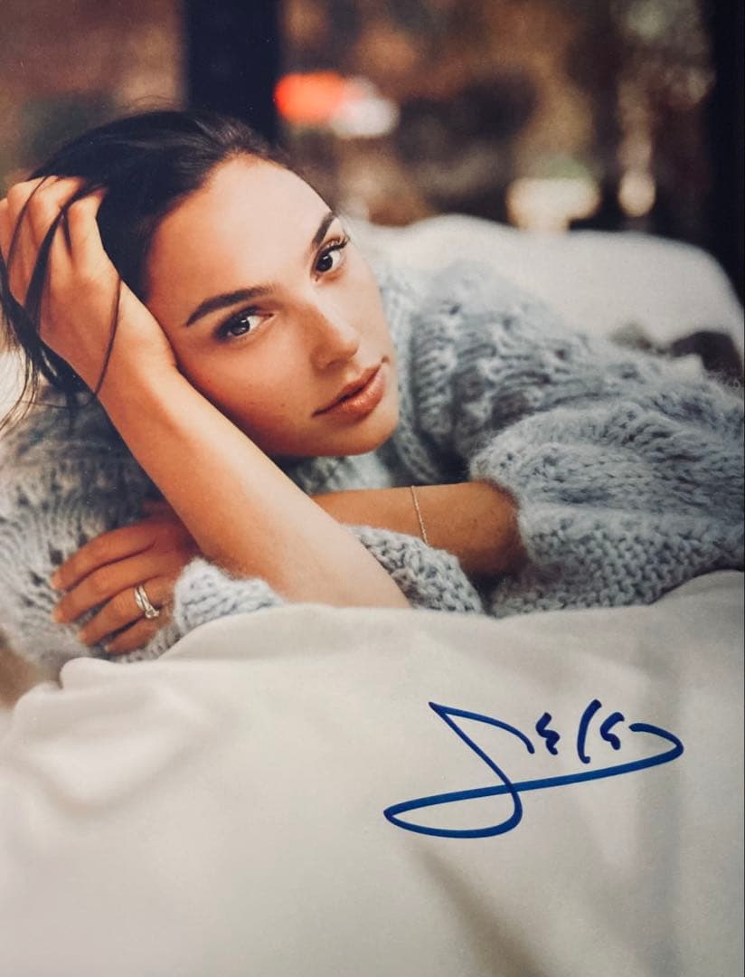 ガル・ガドット 直筆サイン入り写真 ワンダーウーマン v17 - メルカリ