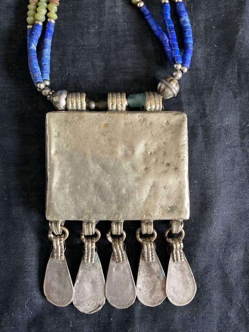 古いアフガニスタン伝統工芸「民族ジュエリーのペンダント」①