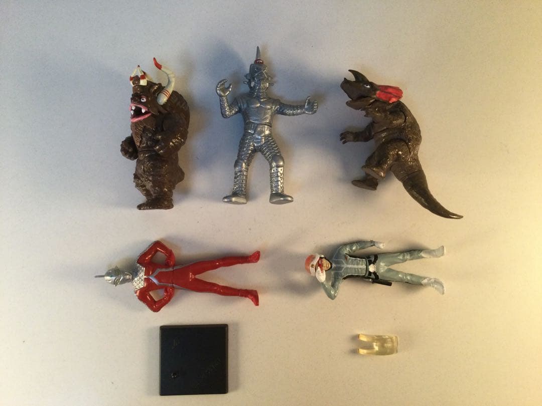 ウルトラセブン】直筆サイン & ウルトラアイセット ＆ HGフィギュア