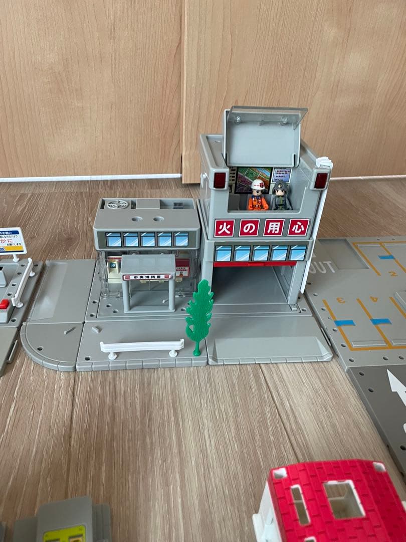 トミカタウン　まとめ売り　信号機　警察署　ENEOS イオンモール　消防署　他