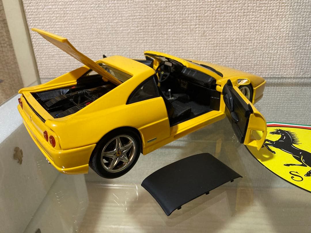 ミニカー FERRARI F 355 GTS 1:18
