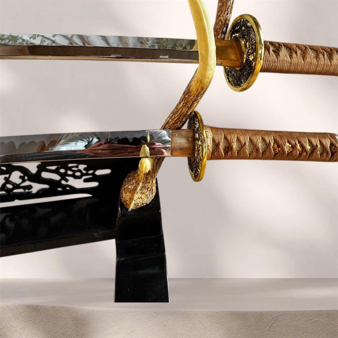 日本刀（模造刀）2本セット　刀置き付きJapanese sword,