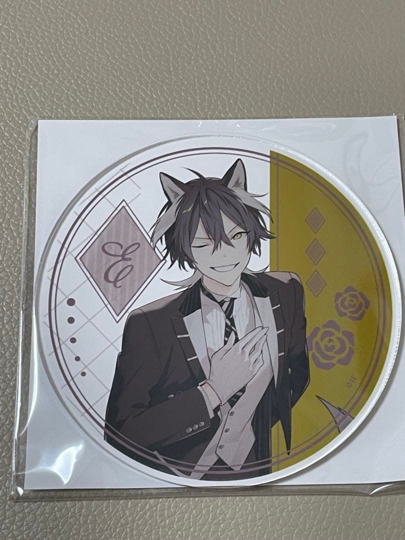 進撃の巨人 リヴァイ ルームキー風カード アクリルスタンド 未開封缶バッジ