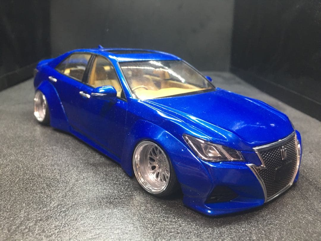 旧車VIPカープラモデル完成品アオシ210クラウンアスリート後期1／24