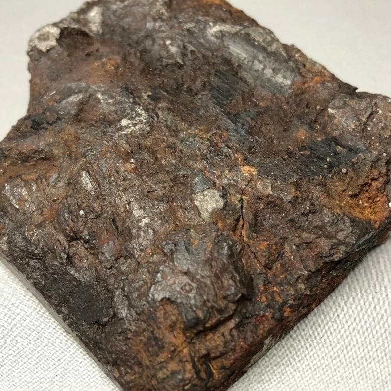 隕石 鉄隕石 アルタイ隕石 原皮付き ナチュラル 原石 重さ約131g