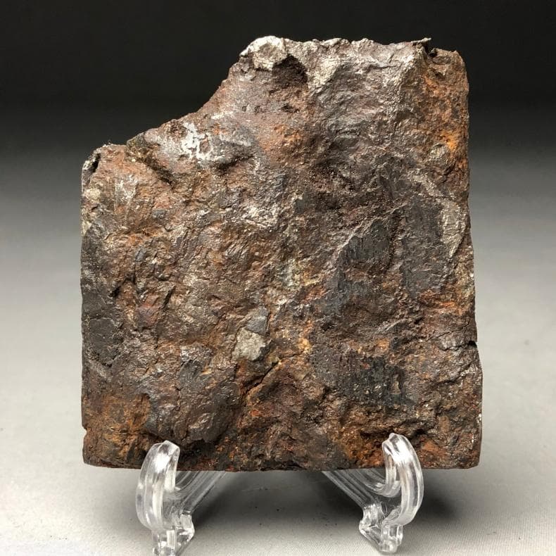 隕石 鉄隕石 アルタイ隕石 原皮付き ナチュラル 原石 重さ約131g