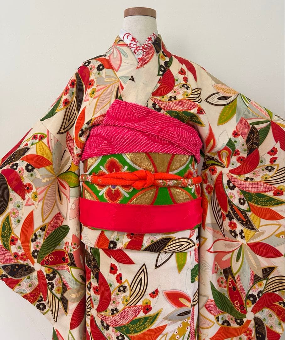 七五三十三詣り　身丈150cm アンティーク正絹着物、帯、帯揚げ、帯締め、しごき