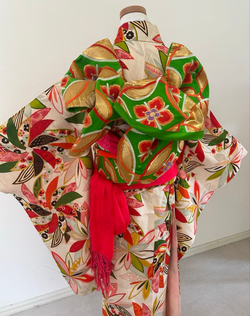 七五三十三詣り　身丈150cm アンティーク正絹着物、帯、帯揚げ、帯締め、しごき