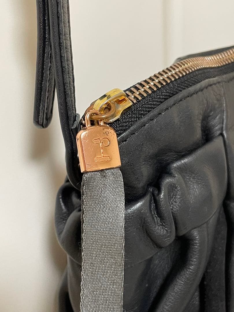 【お値下げ】repetto（レペット） レザーショルダーバッグ 黒 保存袋付き